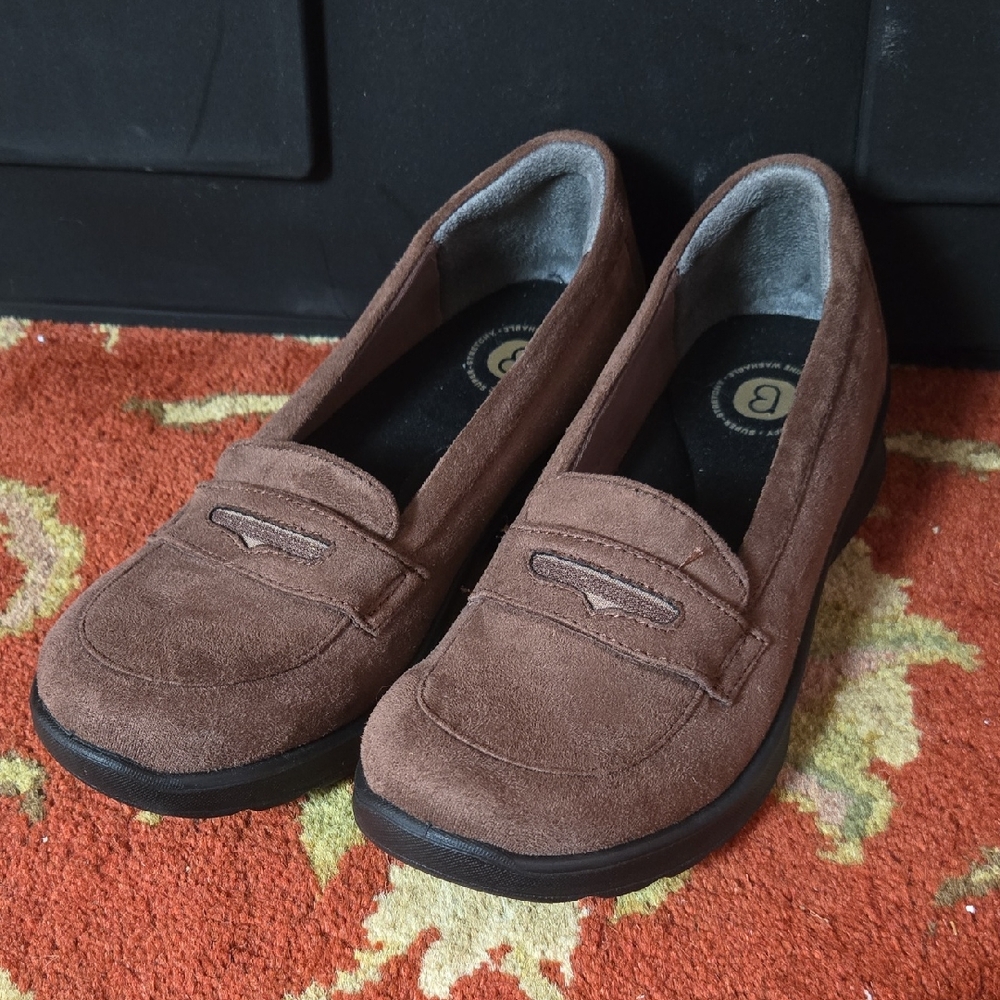 Bzees Women's Brown Comfort Loafers